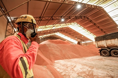 Opera&ccedil;&atilde;o com fertilizantes no Terminal T-Mult, no Porto do A&ccedil;u