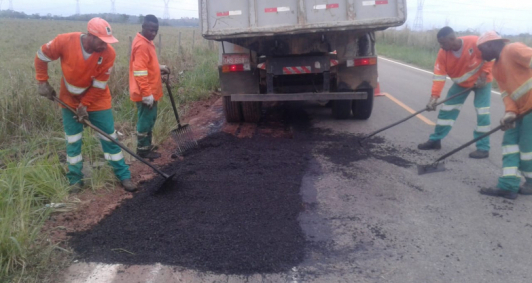 Manuten&ccedil;&atilde;o do pavimento na RJ 208