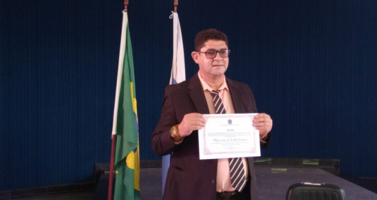 Diplomao de Marcione da Farmcia (Foto: Aldir Sales)
