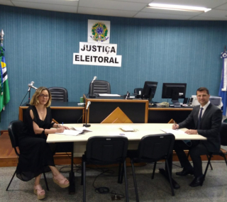 Christiane Cordeiro e o vice Luiz Victor foram diplomados