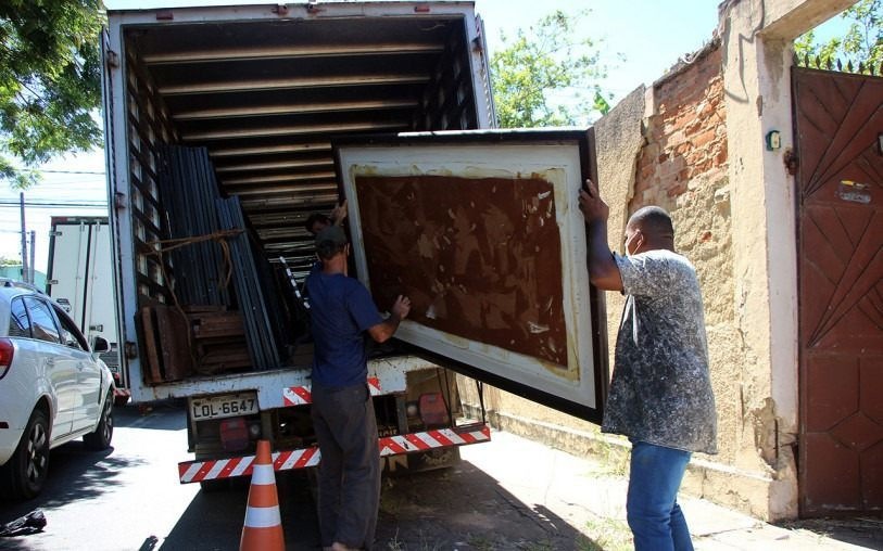 Transferência de móveis e objetos do Museu Olavo Cardoso