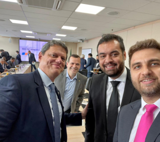 Tarc&iacute;sio Freitas, governador Cl&aacute;udio Castro e prefeito Wladimir