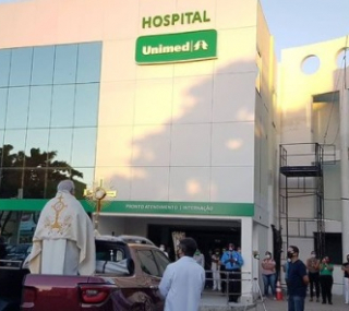 Beno em hospitais de Campos (Fotos: Divulgao)
