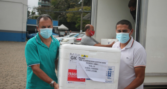 Campos recebe vacina contra Covid