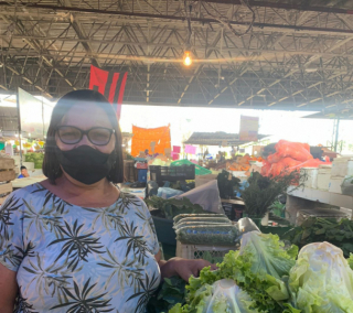 Dona Vera Lcia, feirante no Mercado h mais de 27 anos. 