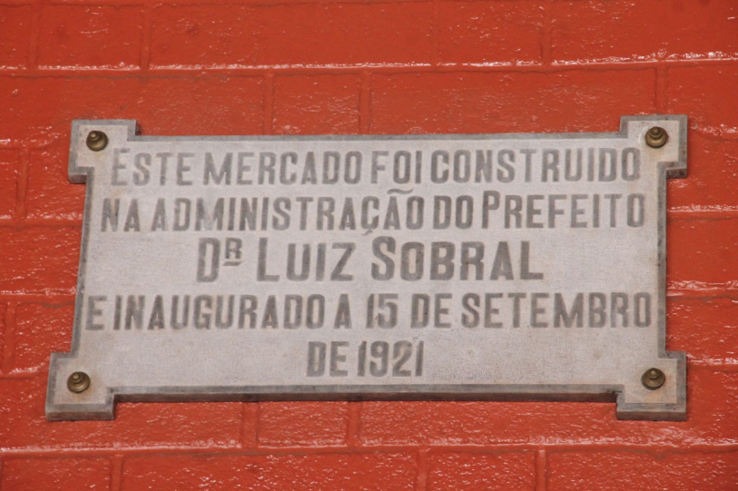 Placa de inaugurao do Mercado Municipal