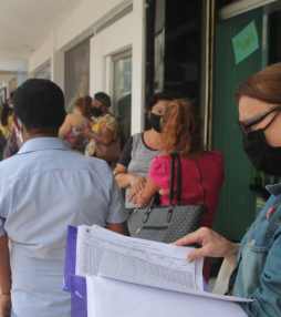 Fila na secretaria de Fazenda