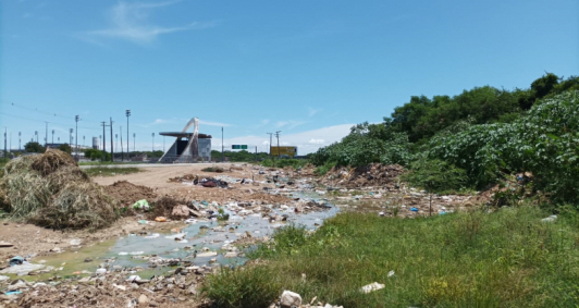 Entulho e lixo no Jquei (Foto: Genilson Pessanha)