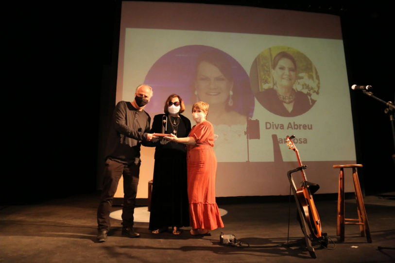 Diva Abreu Barbosa foi homenageada com o Pr�mio Alberto Lamego