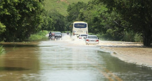 Alagamento na BR 356 (Fotos: Rodrigo Silveira)