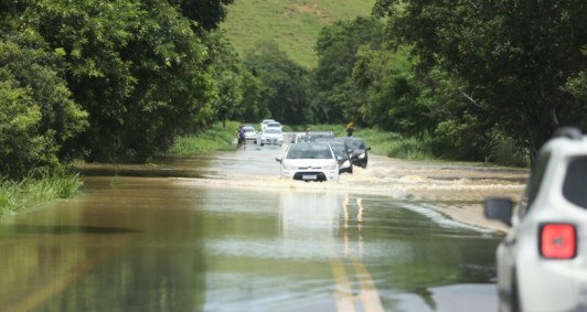 Alagamento na BR 356 (Fotos: Rodrigo Silveira)