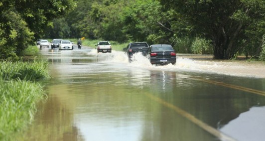 Alagamento na BR 356 (Fotos: Rodrigo Silveira)