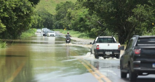 Alagamento na BR 356 (Fotos: Rodrigo Silveira)