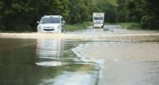 Alagamento na BR 356 (Fotos: Rodrigo Silveira)
