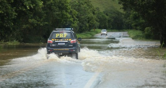 Alagamento na BR 356 (Fotos: Rodrigo Silveira)