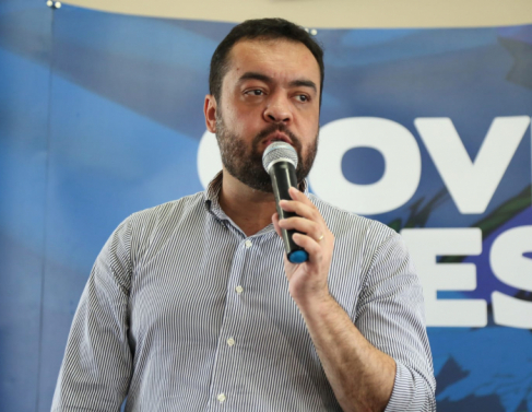 Governador Cl&aacute;udio Castro