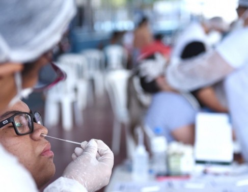 Exame de Covid-19 no Centro de Testagem