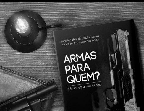 Mulher pede medida protetiva, mas é negada: marido é instrutor de tiro e  tinha um arsenal em casa 