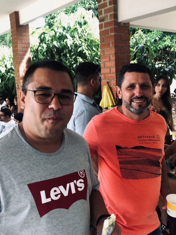 Rafael Mathias com o amigo Magno