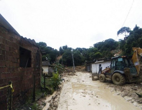  Bairro de Jardim Monteverde, regi..o lim..trofe entre Recife e Jaboat..o dos Guararapes, atingido pelas fortes chuvas na Regi..o Metropolitana do Recife     