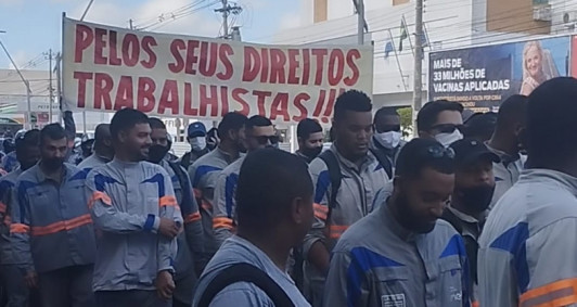 Protesto de trabalhadores (Fotos: Reprodu��o de v�deo)