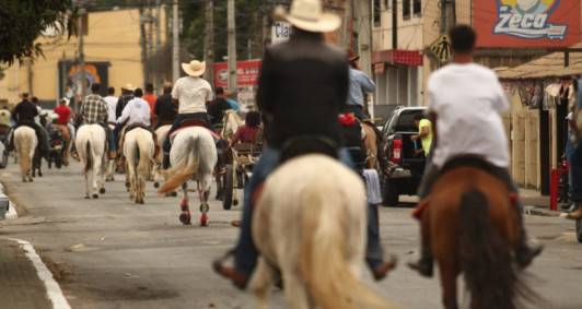 Cavalgada abre a Expoagro Campos