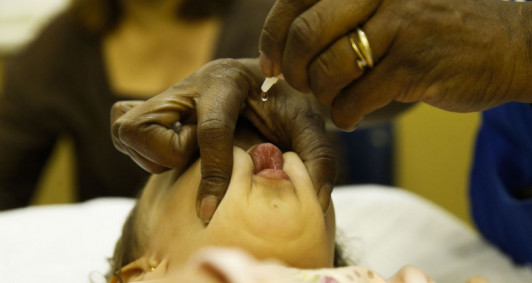 Vacinação contra a poliomielite