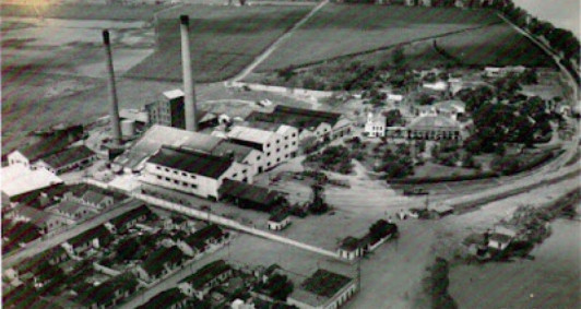 Antiga Usina de Campos, São João. O munício chegou a ter 26 usinas em funcionamento, e o ciclo do açúcar determinou o crescimento da região por quase três séculos. 