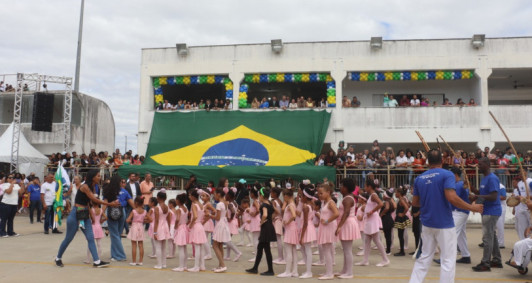 Desfile c�vico no Cepop