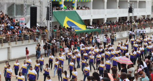 Desfile c�vico no Cepop