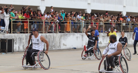 Desfile c�vico no Cepop