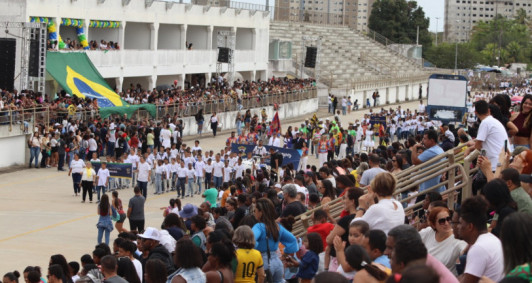 Desfile c�vico no Cepop