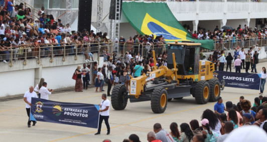 Desfile c�vico no Cepop