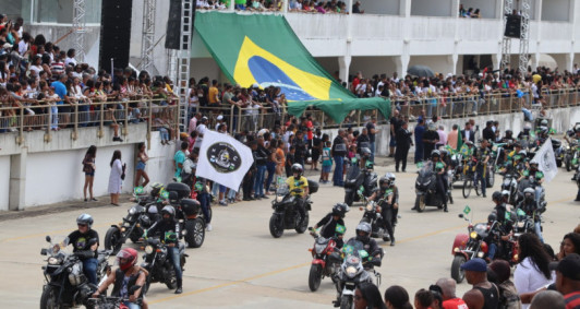 Desfile c�vico no Cepop