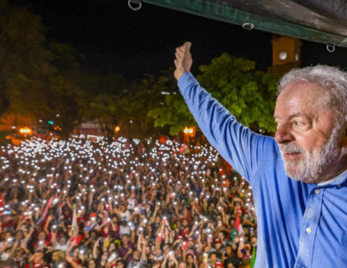 Vit&oacute;ria de Lula