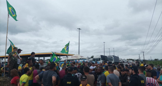 Rodovias federais fechadas (Fotos: Genilson Pessanha)