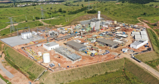 Term&eacute;letrica Marlim Azul est&aacute; sendo constru&iacute;da