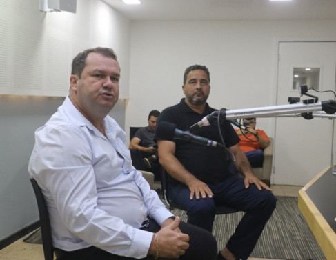 Alan e El&iacute;sio em entrevista ao Folha no Ar