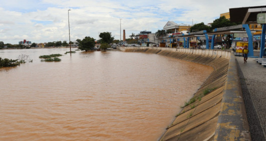Rio Para&iacute;ba do Sul, em Campos