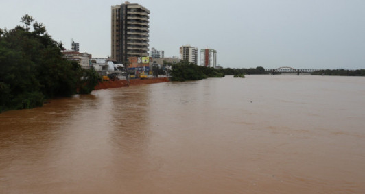 Cheia do rio Paraíba (Foto: Genilson Pessanha)