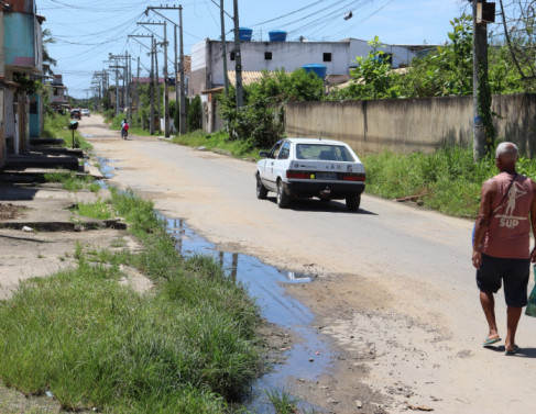 Moradores reclama de abandono no Novo Jquei (Foto: Genilson Pessanha)