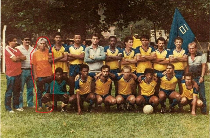 Dona Nath&aacute;lia, a &uacute;nica mulher entre jogadores e dirigentes do Estrela em 1983
