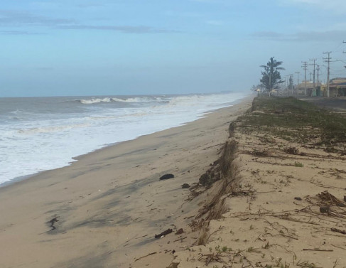 Mar do Farol est&aacute; agitado