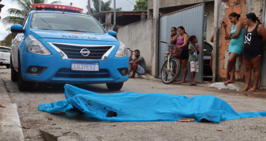 Homicídio no Cidade Luz (Fotos: Genilson Pessanha)
