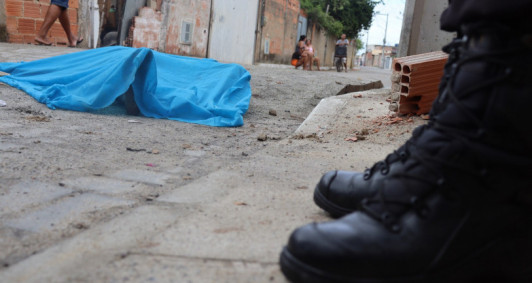 Homicídio no Cidade Luz (Fotos: Genilson Pessanha)