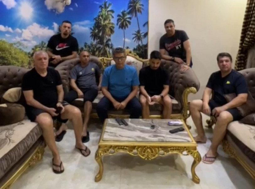 Parte dos brasileiros do Al-Merrikh; Rodolpho &eacute; o primeiro &agrave; direita 