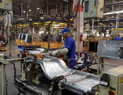 Produ&ccedil;&atilde;o industrial no RJ