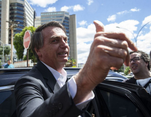 Bras&iacute;lia (DF), 26/04/2023 - O ex-presidente Jair Bolsonaro ap&oacute;s prestar depoimento &agrave; Pol&iacute;cia Federal (PF) sobre os ataques do dia 8 de janeiro em Bras&iacute;lia. Foto: Marcelo Camargo/Ag&ecirc;ncia Brasil