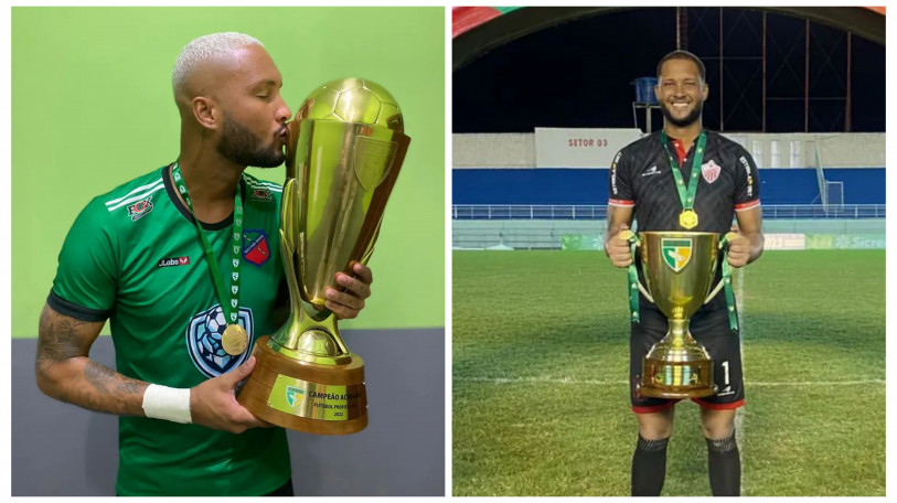 Goleiro com os trof&eacute;us de 2022 e 2023