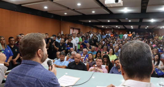 Prefeito confirma reajuste (Fotos: Genilson Pessanha)